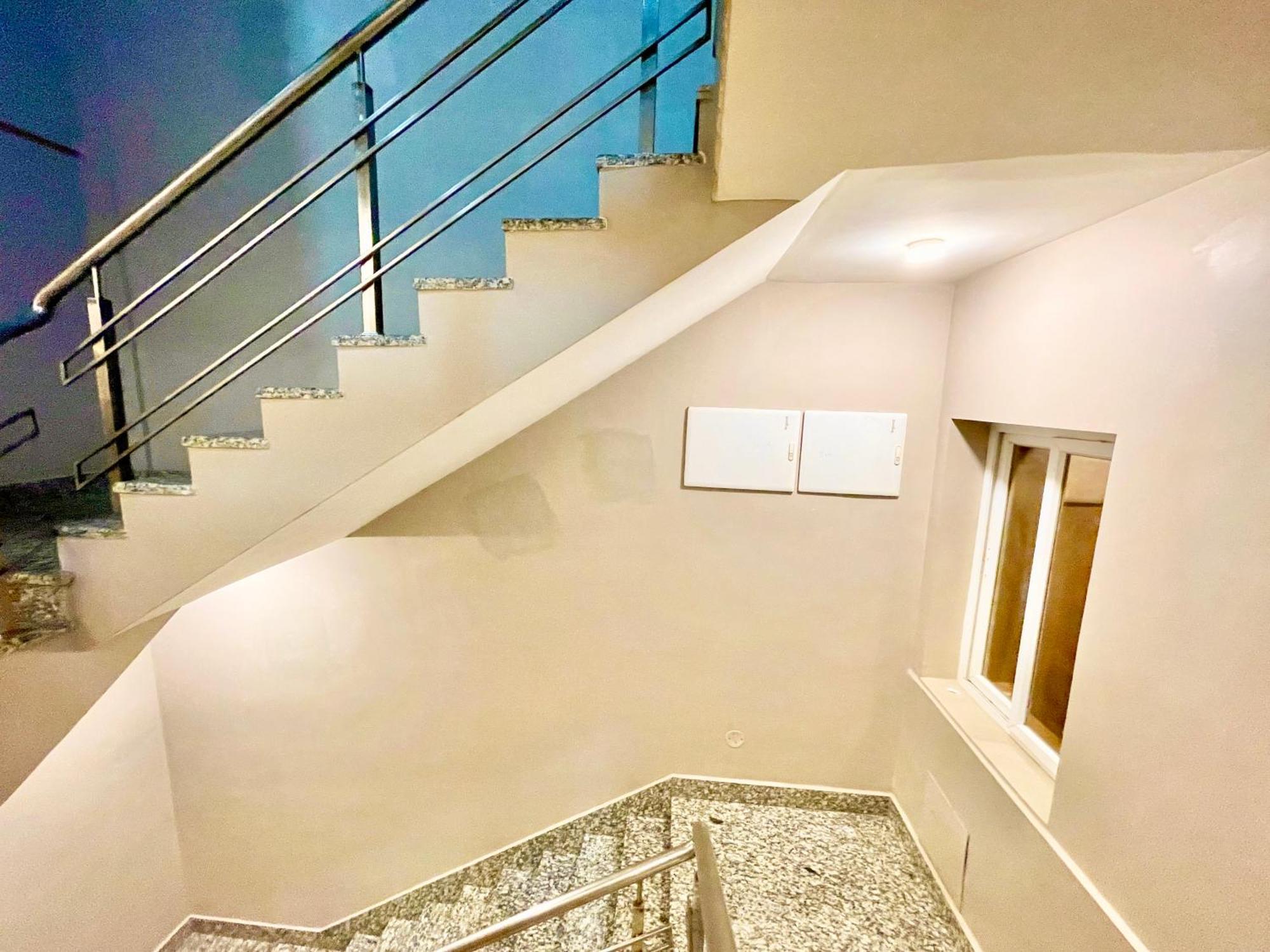 Hotel Rb International ! Puri Near-Sea-Beach-And-Temple Fully-Air-Conditioned-Hotel With-Lift-And-Card Payment Accepted-Parking-Facility, Best Hotel In Пурі Екстер'єр фото