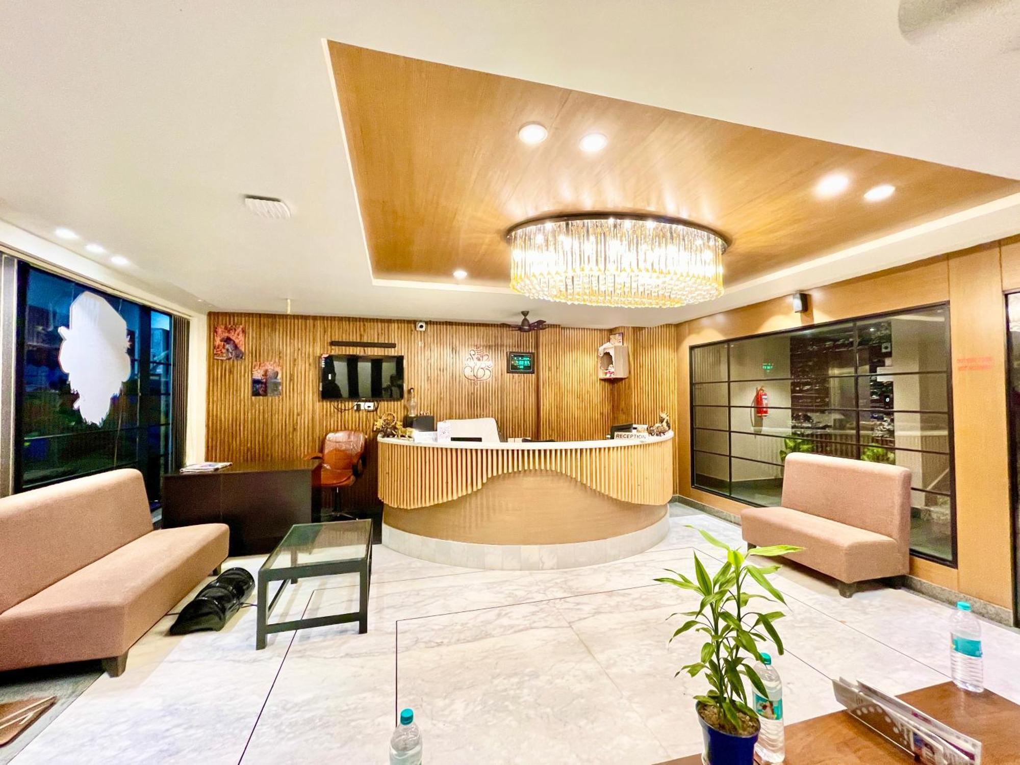 Hotel Rb International ! Puri Near-Sea-Beach-And-Temple Fully-Air-Conditioned-Hotel With-Lift-And-Card Payment Accepted-Parking-Facility, Best Hotel In Пурі Екстер'єр фото