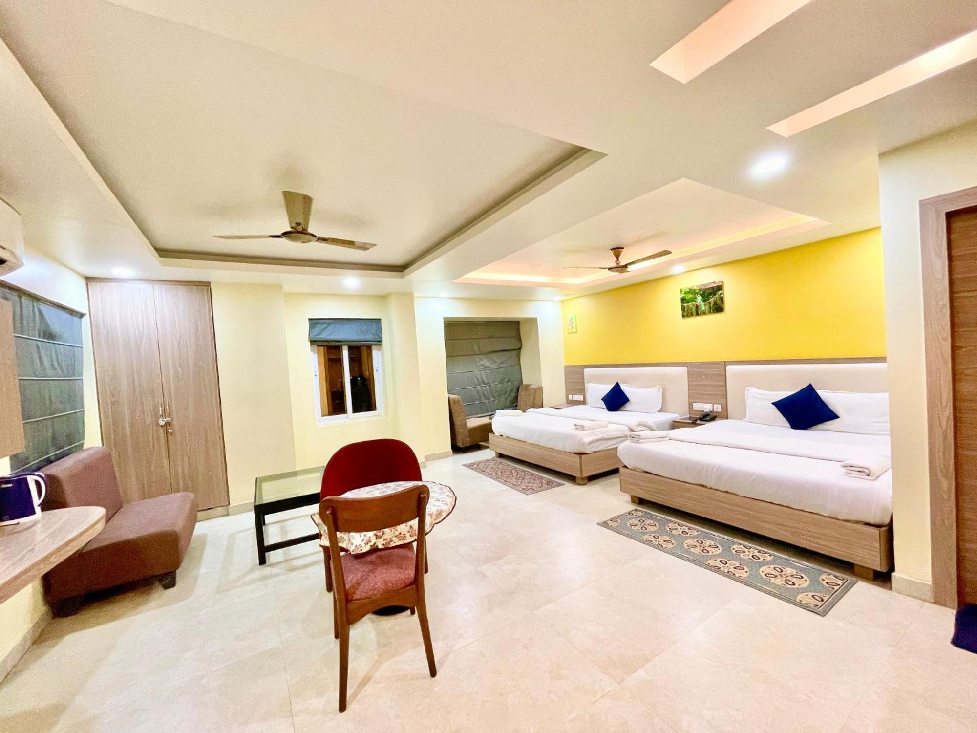 Hotel Rb International ! Puri Near-Sea-Beach-And-Temple Fully-Air-Conditioned-Hotel With-Lift-And-Card Payment Accepted-Parking-Facility, Best Hotel In Пурі Екстер'єр фото