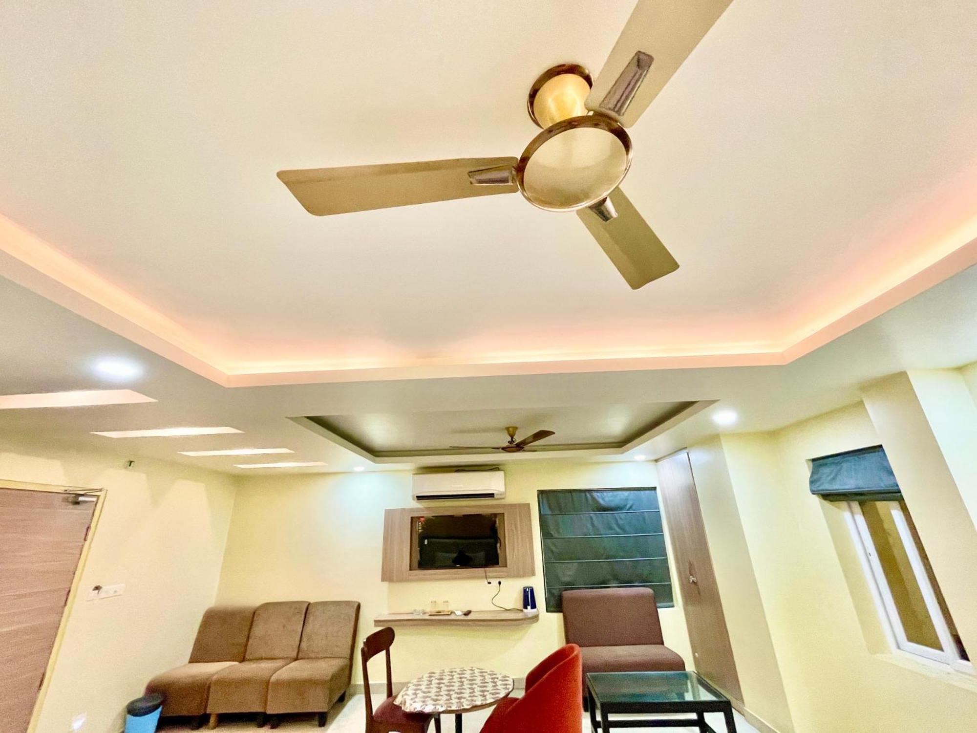 Hotel Rb International ! Puri Near-Sea-Beach-And-Temple Fully-Air-Conditioned-Hotel With-Lift-And-Card Payment Accepted-Parking-Facility, Best Hotel In Пурі Екстер'єр фото