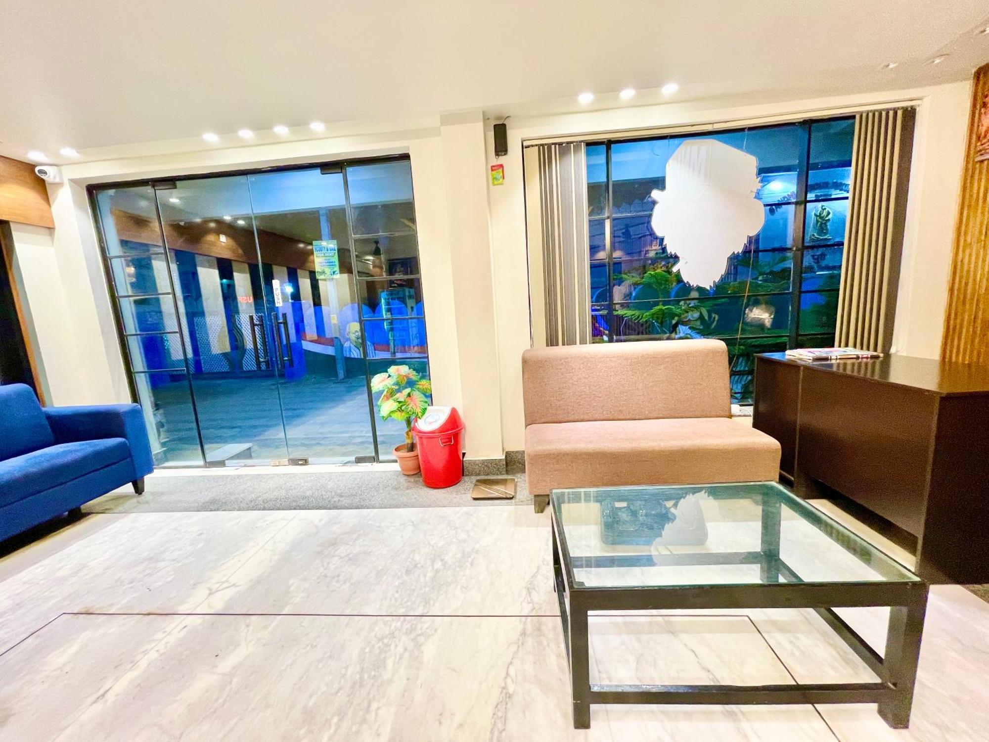 Hotel Rb International ! Puri Near-Sea-Beach-And-Temple Fully-Air-Conditioned-Hotel With-Lift-And-Card Payment Accepted-Parking-Facility, Best Hotel In Пурі Екстер'єр фото