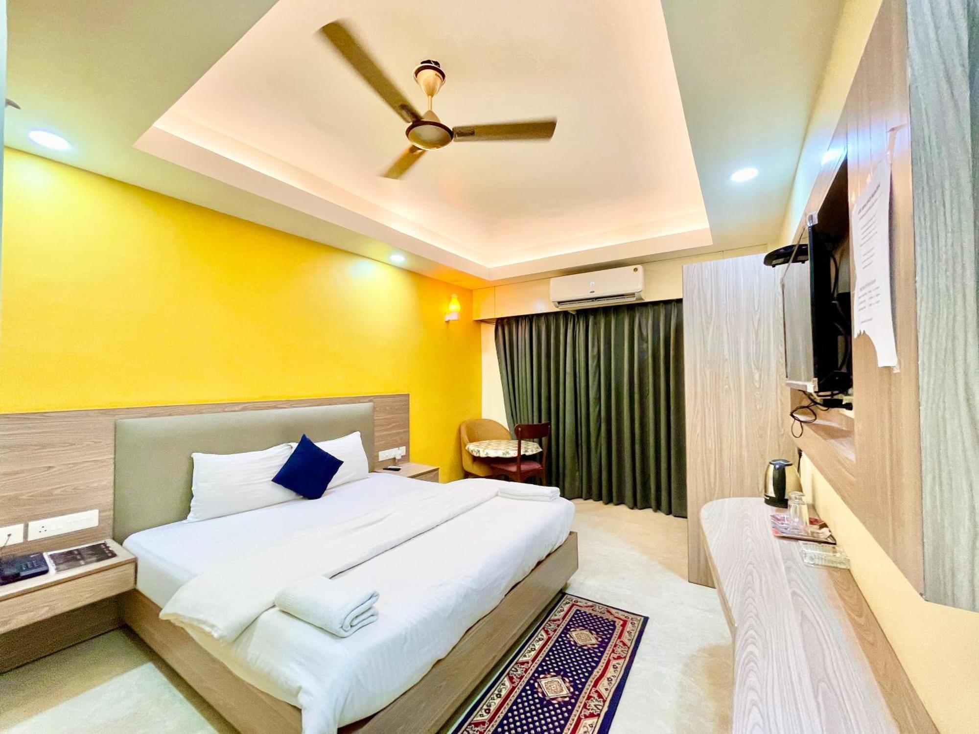 Hotel Rb International ! Puri Near-Sea-Beach-And-Temple Fully-Air-Conditioned-Hotel With-Lift-And-Card Payment Accepted-Parking-Facility, Best Hotel In Пурі Екстер'єр фото