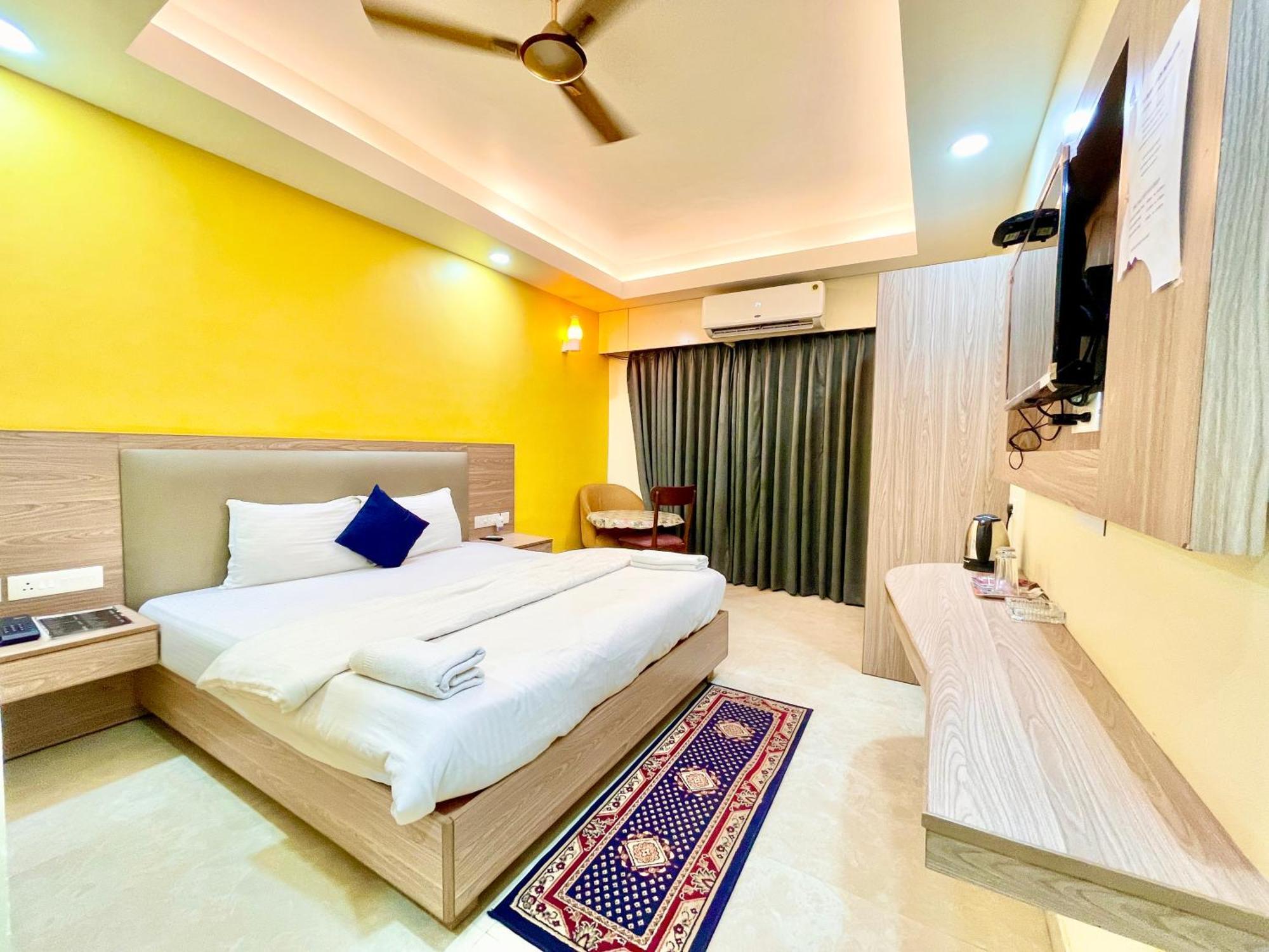 Hotel Rb International ! Puri Near-Sea-Beach-And-Temple Fully-Air-Conditioned-Hotel With-Lift-And-Card Payment Accepted-Parking-Facility, Best Hotel In Пурі Екстер'єр фото