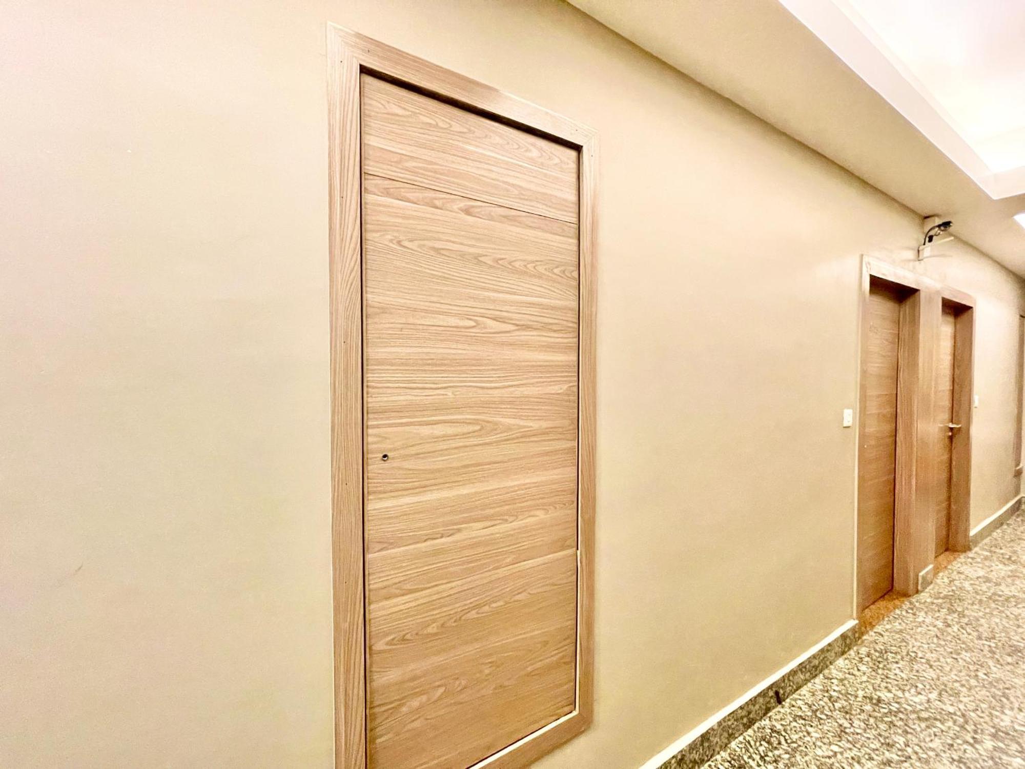 Hotel Rb International ! Puri Near-Sea-Beach-And-Temple Fully-Air-Conditioned-Hotel With-Lift-And-Card Payment Accepted-Parking-Facility, Best Hotel In Пурі Екстер'єр фото