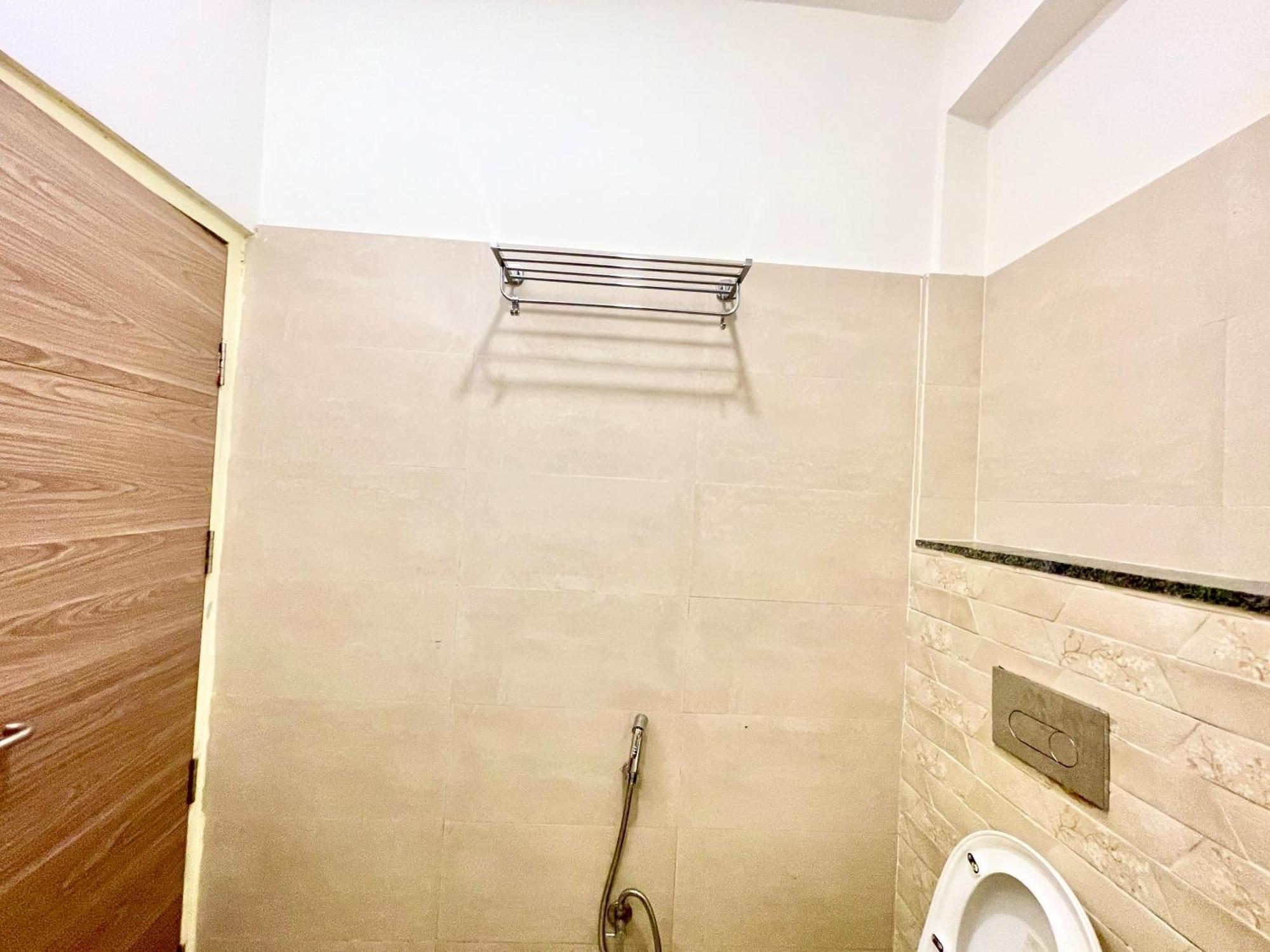 Hotel Rb International ! Puri Near-Sea-Beach-And-Temple Fully-Air-Conditioned-Hotel With-Lift-And-Card Payment Accepted-Parking-Facility, Best Hotel In Пурі Екстер'єр фото