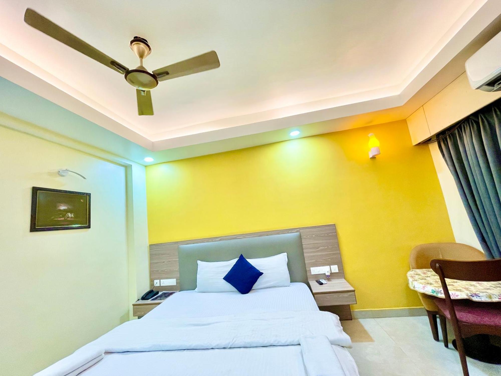 Hotel Rb International ! Puri Near-Sea-Beach-And-Temple Fully-Air-Conditioned-Hotel With-Lift-And-Card Payment Accepted-Parking-Facility, Best Hotel In Пурі Екстер'єр фото