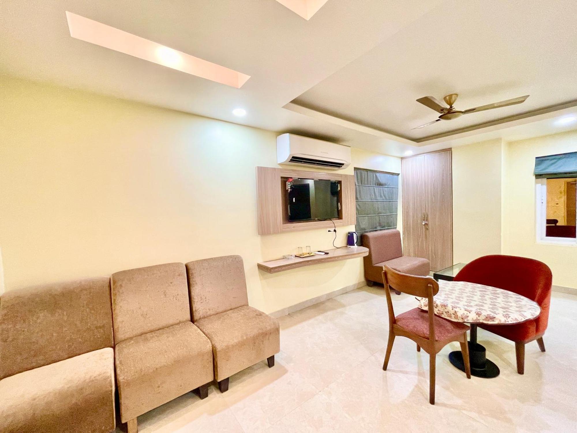Hotel Rb International ! Puri Near-Sea-Beach-And-Temple Fully-Air-Conditioned-Hotel With-Lift-And-Card Payment Accepted-Parking-Facility, Best Hotel In Пурі Екстер'єр фото