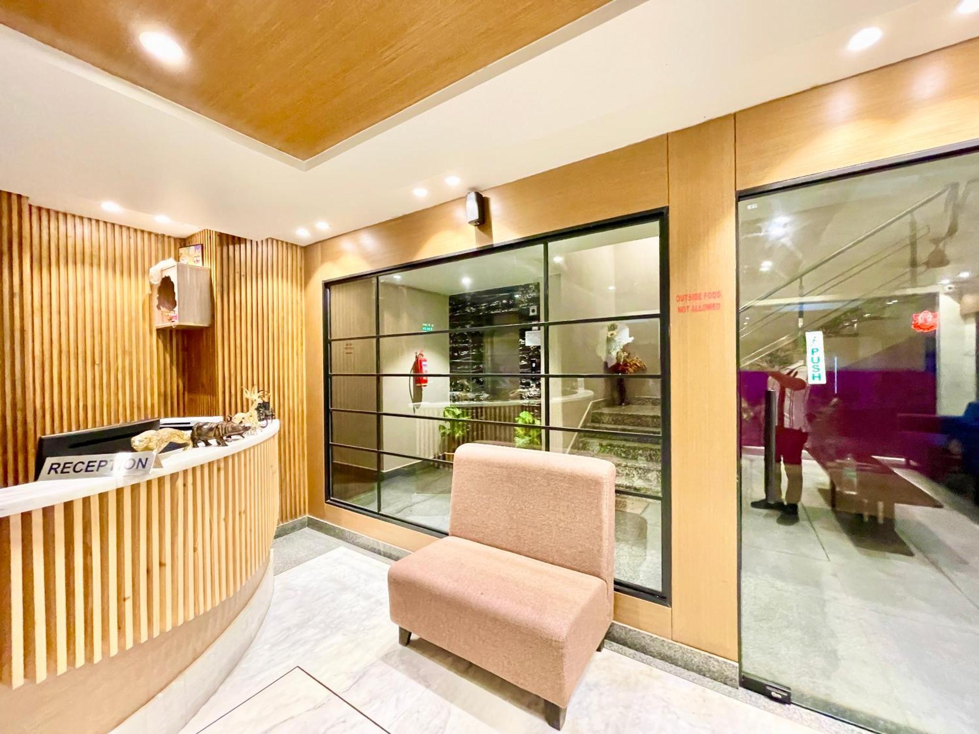 Hotel Rb International ! Puri Near-Sea-Beach-And-Temple Fully-Air-Conditioned-Hotel With-Lift-And-Card Payment Accepted-Parking-Facility, Best Hotel In Пурі Екстер'єр фото