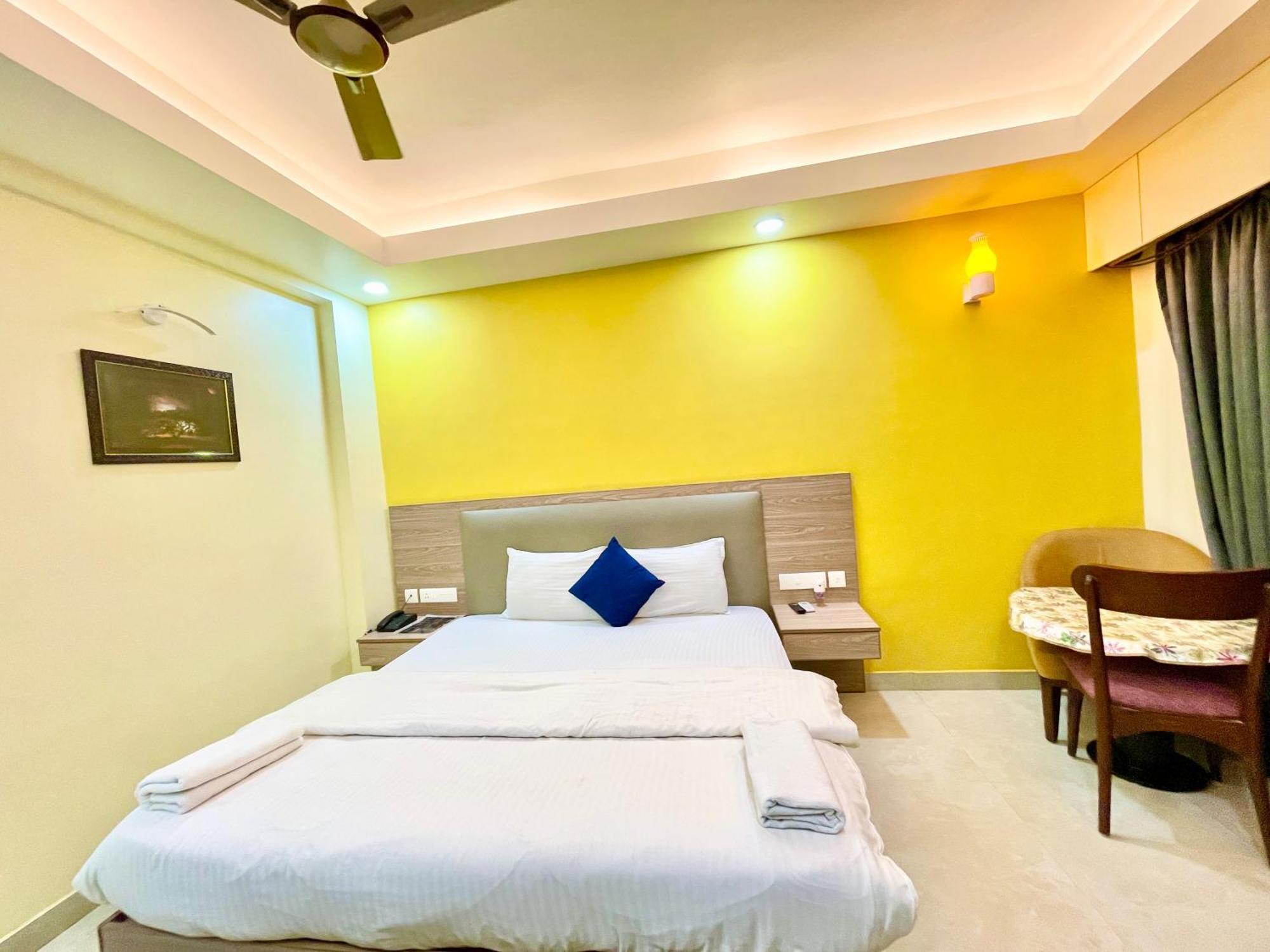 Hotel Rb International ! Puri Near-Sea-Beach-And-Temple Fully-Air-Conditioned-Hotel With-Lift-And-Card Payment Accepted-Parking-Facility, Best Hotel In Пурі Екстер'єр фото