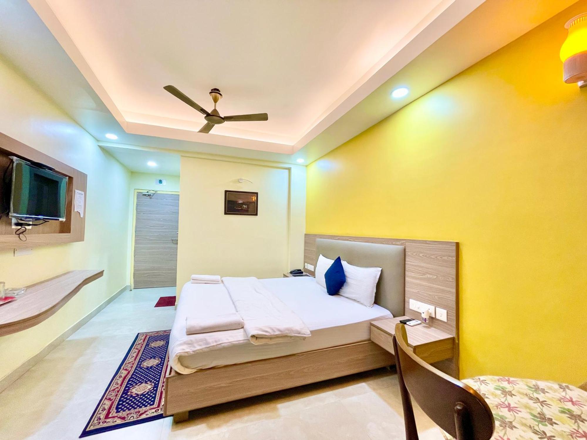 Hotel Rb International ! Puri Near-Sea-Beach-And-Temple Fully-Air-Conditioned-Hotel With-Lift-And-Card Payment Accepted-Parking-Facility, Best Hotel In Пурі Екстер'єр фото