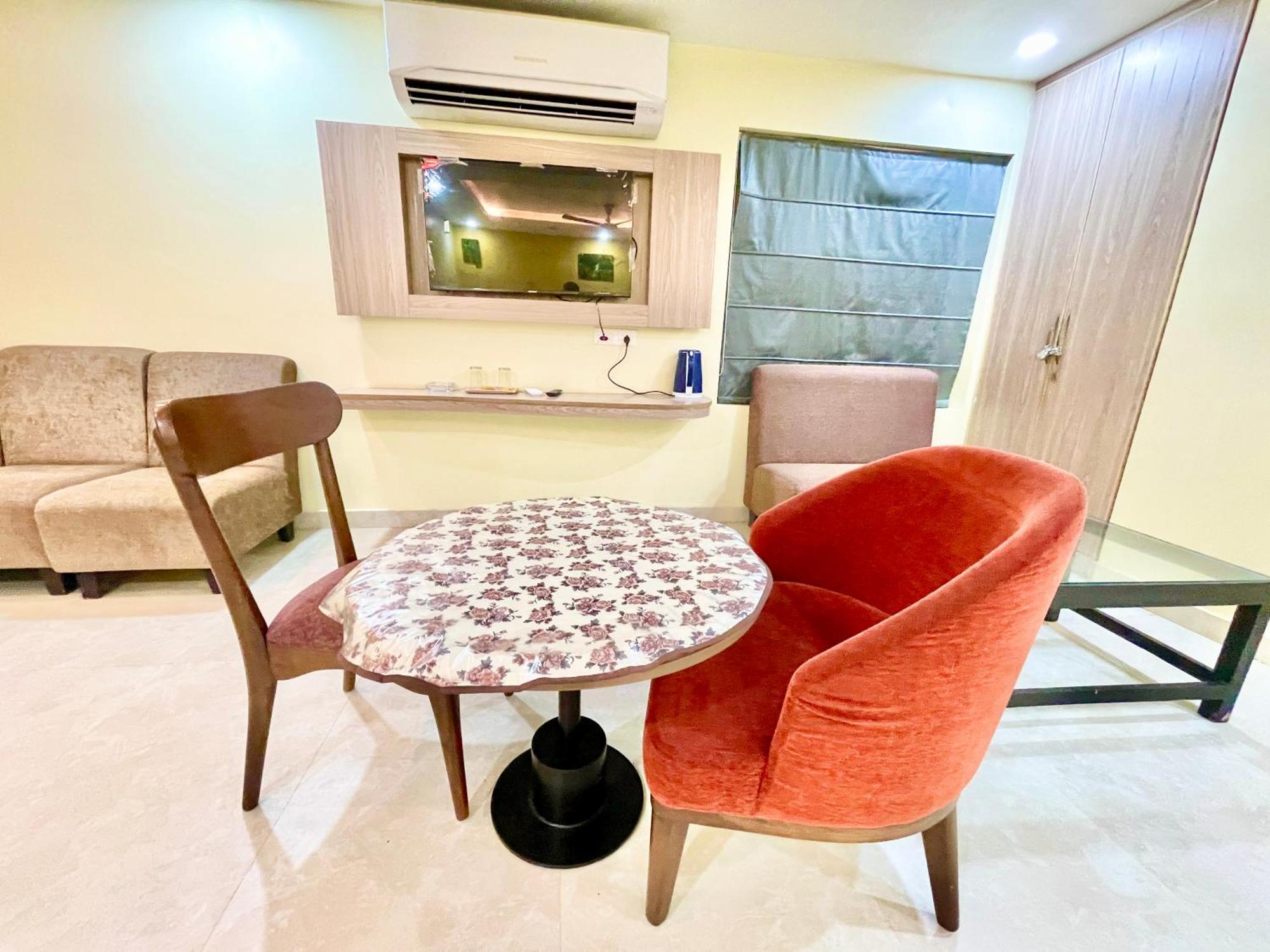 Hotel Rb International ! Puri Near-Sea-Beach-And-Temple Fully-Air-Conditioned-Hotel With-Lift-And-Card Payment Accepted-Parking-Facility, Best Hotel In Пурі Екстер'єр фото
